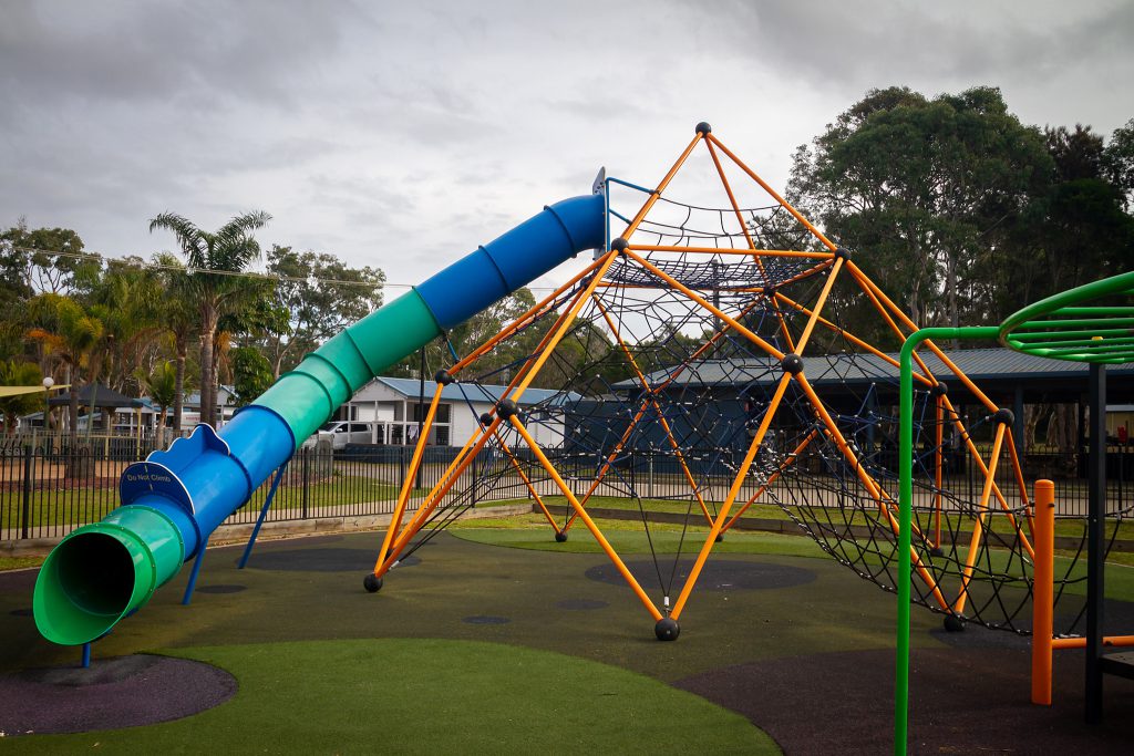 Another jungle gym in the park